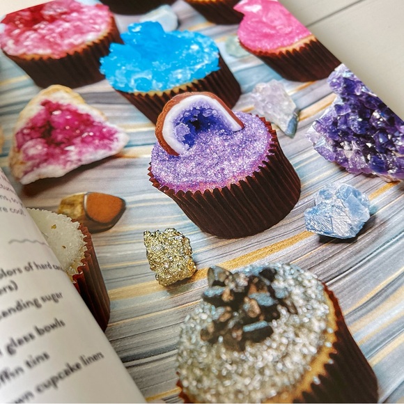 NERDY NUMMIES COOKBOOK By Rosanna Pansino - Picture 2 of 9